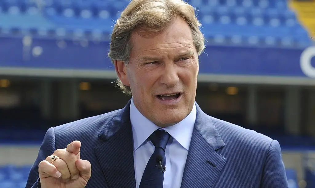 Glenn Hoddle believes that Antonio Conte is the best man to lead Tottenham Hotspur in a new direction.