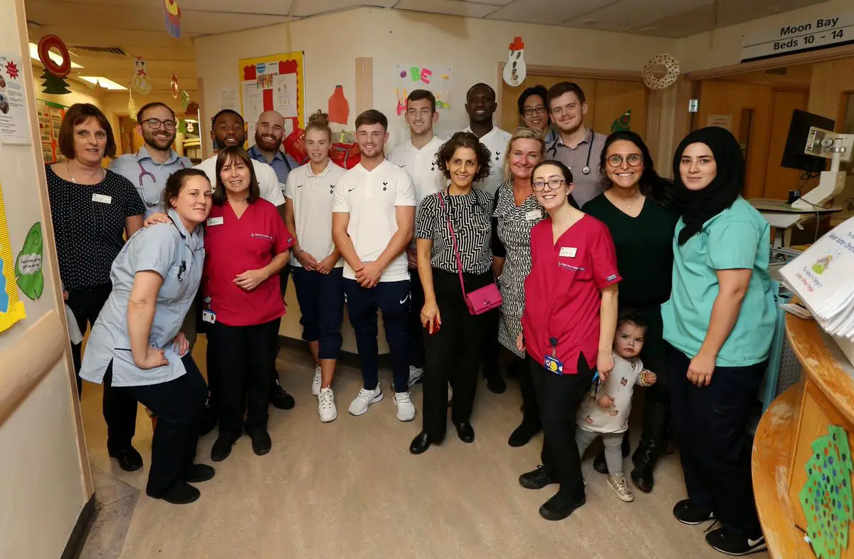 Tottenham players visit hospitals