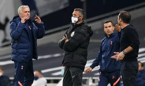 Jose Mourinho Frank Lampard exchange words on the touchline (Getty Images)