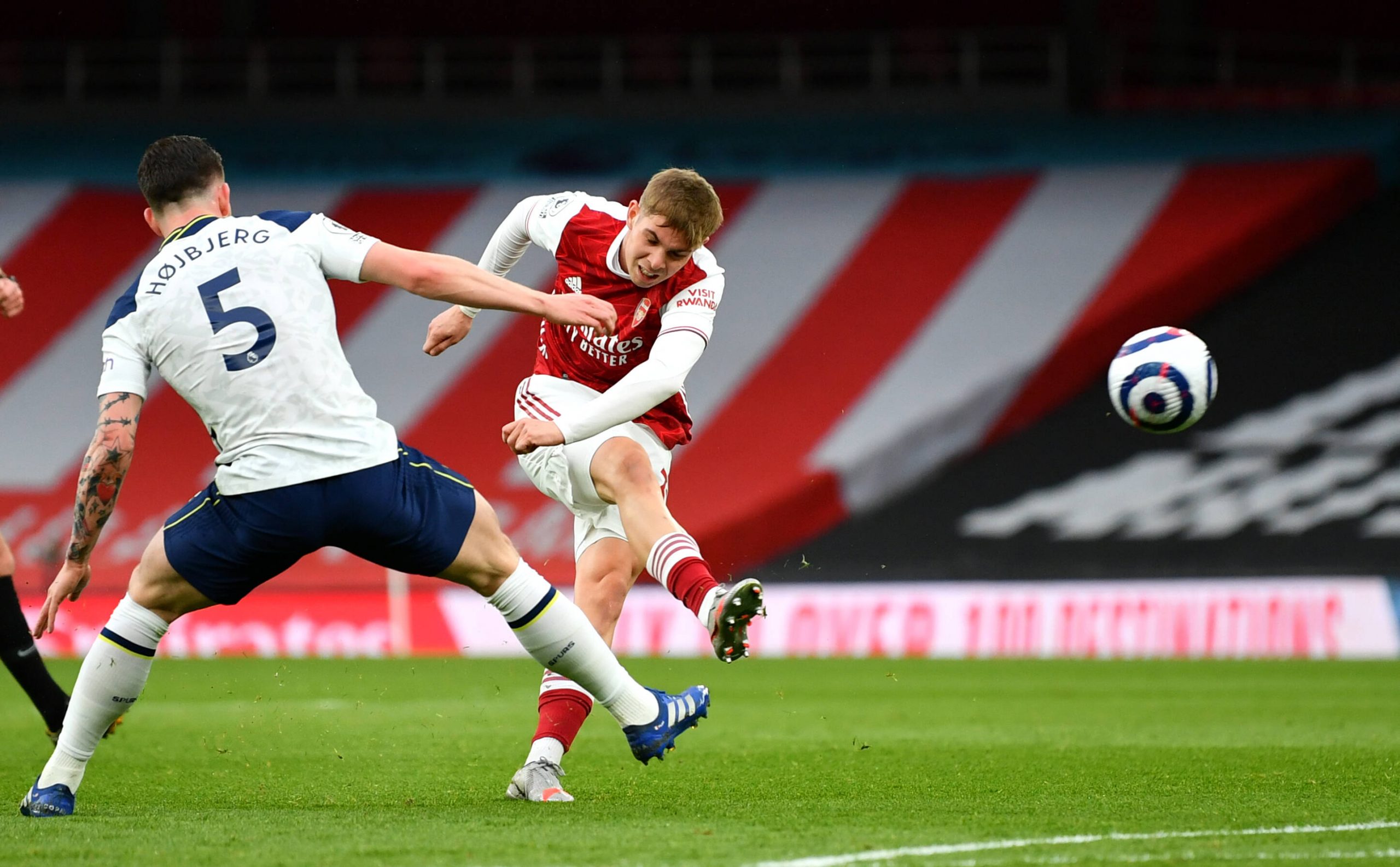 Emile Smith Rowe in action for Arsenal against Tottenham Hotspur. (imago Images)