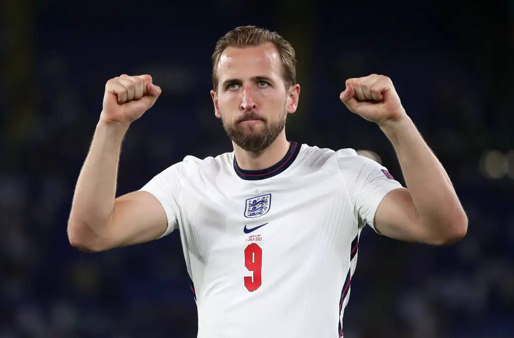 Tottenham Hotspur striker Harry Kane targetted by Manchester United, who are favourites to sign the player.