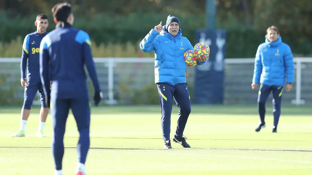 Antonio Conte in Tottenham training session. (Tottenham Hotspur Twitter)