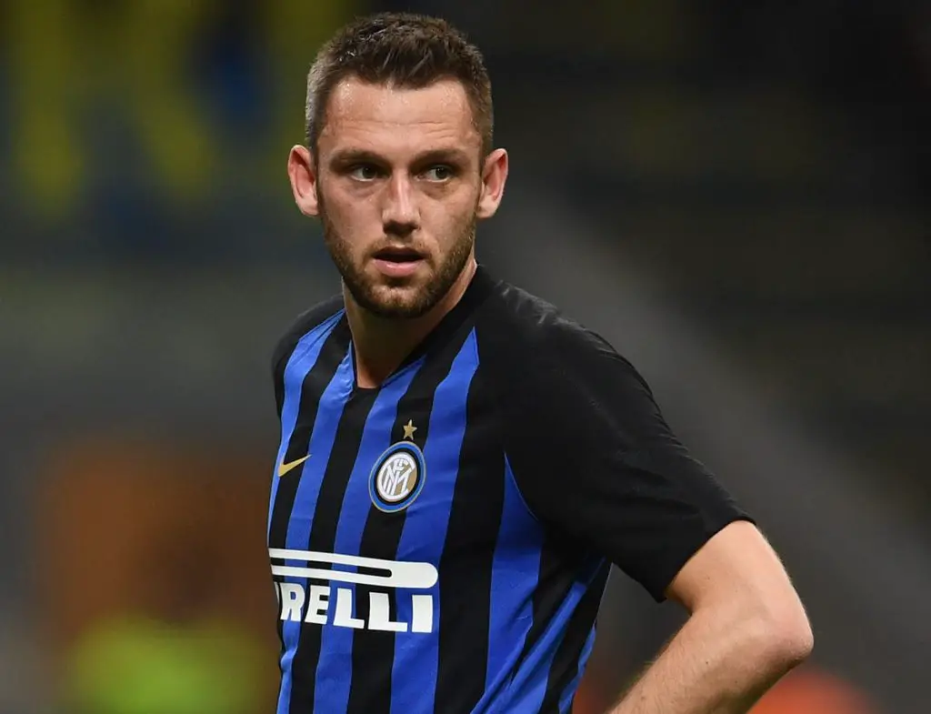 Tottenham face Barcelona for Inter Milan centre-back Stefan De Vrij.  (Credit: Inter Milan official)