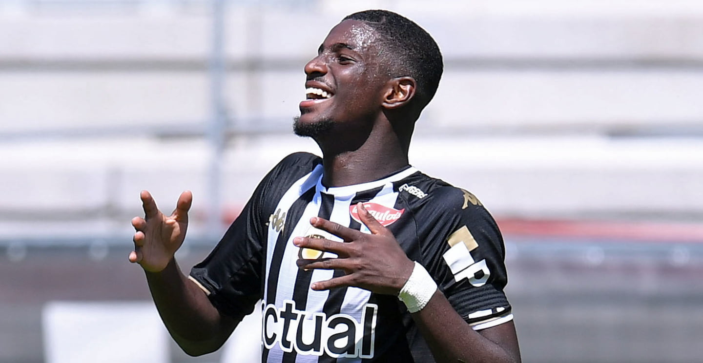 Mohamed Ali-Cho in action for Angers. (Image: As found on Ligue 1 website)