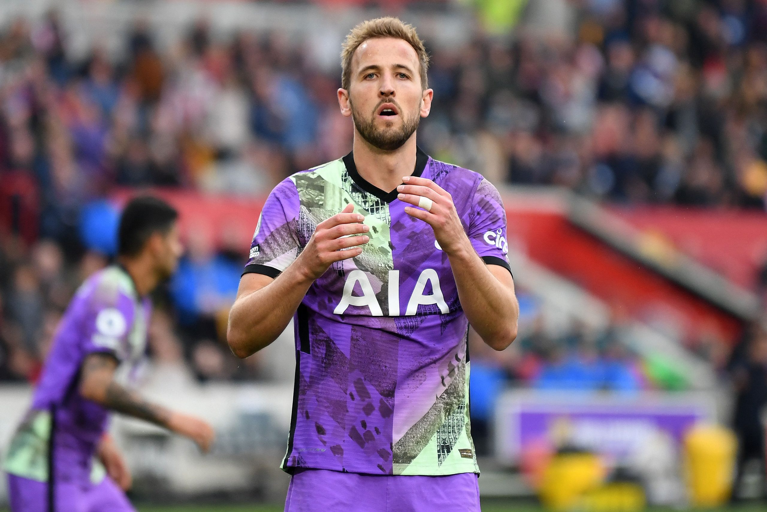 Harry Kane believes Tottenham Hotspur will have to win all remaining matches if they are to finish in fourth place.