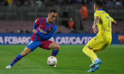 Transfer News: Barcelona right-back Sergino Dest offered to Tottenham Hotspur and Chelsea.