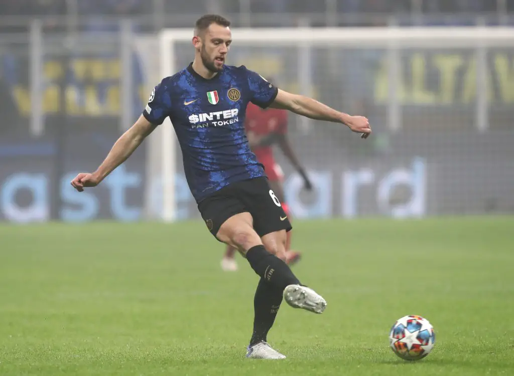 Tottenham Hotspur are interested in Inter Milan defender Stefan De Vrij. (Photo by Marco Luzzani/Getty Images)