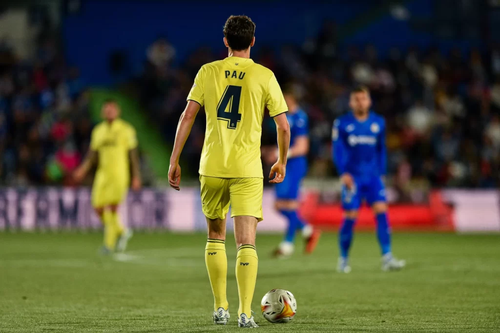 Pau Torres in action for Villarreal.