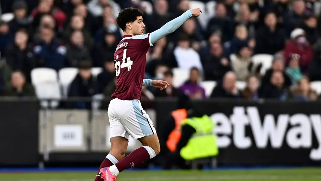 Tottenham Hotspur to battle Leeds United for West Ham youngster Sonny Perkins. (Photo via Getty Images)