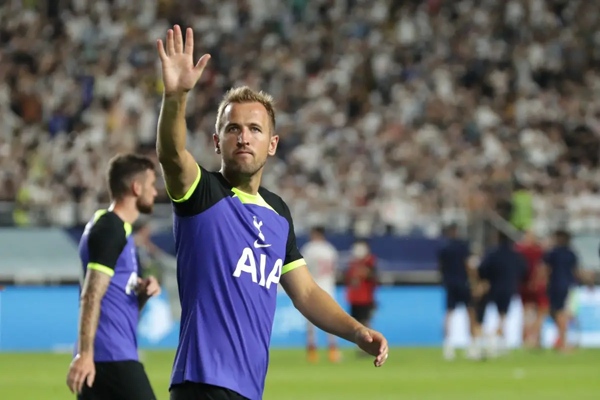 Harry Kane waves to the fans.