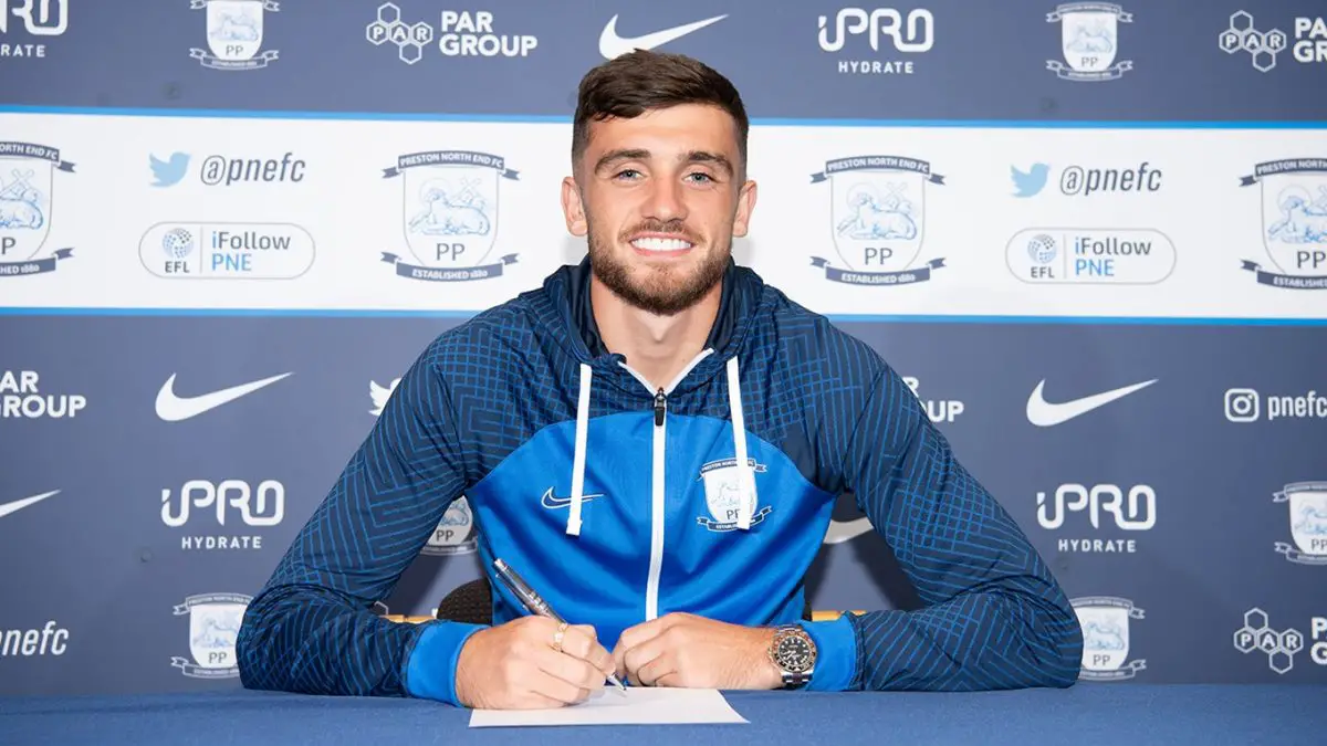 Troy Parrott signs a loan deal at Preston North End. (Image: Official PNE website)