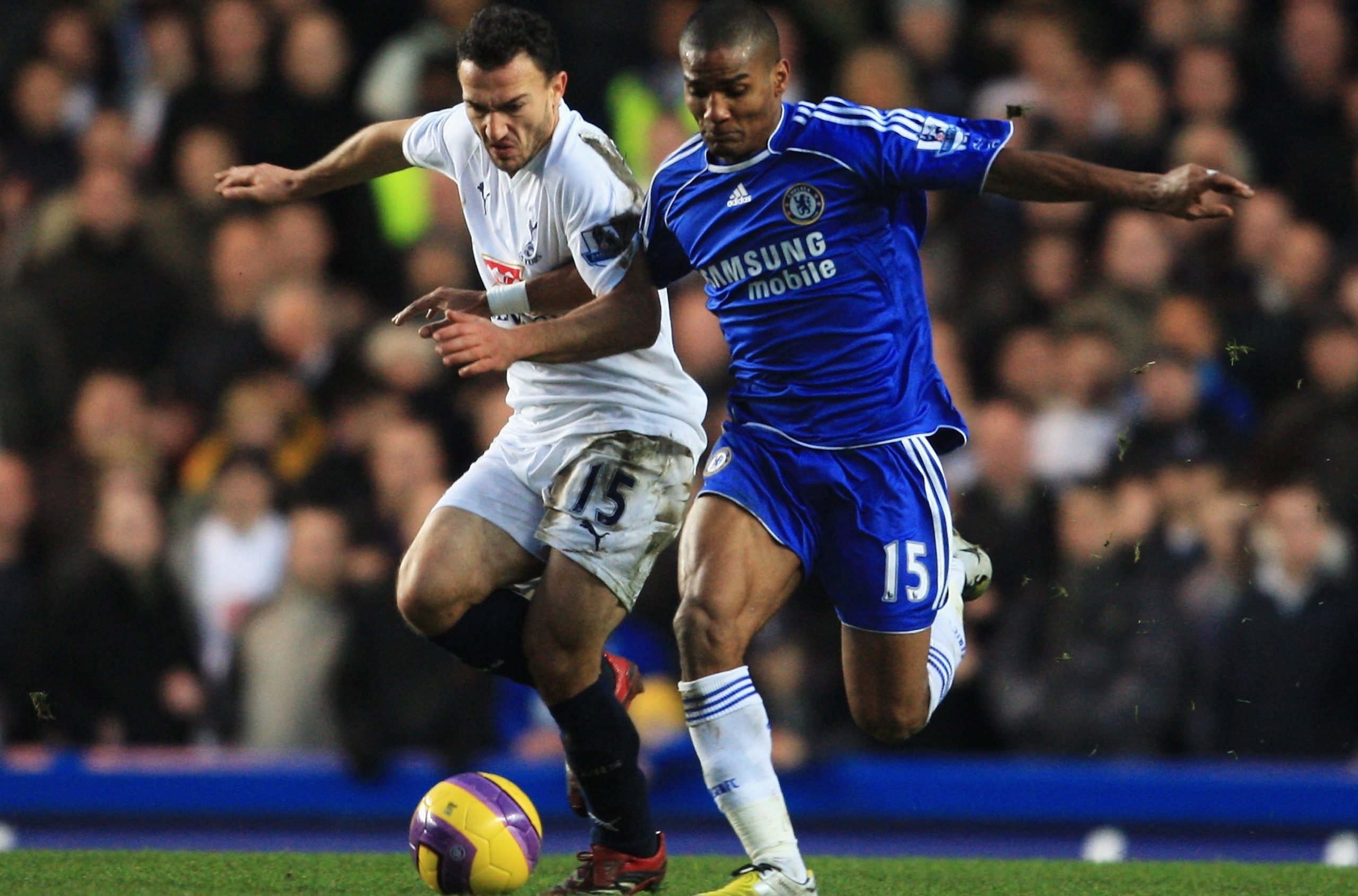 Steed Malbranque of Tottenham Hotspur challenges Florent Malouda of Chelsea - January 2008.