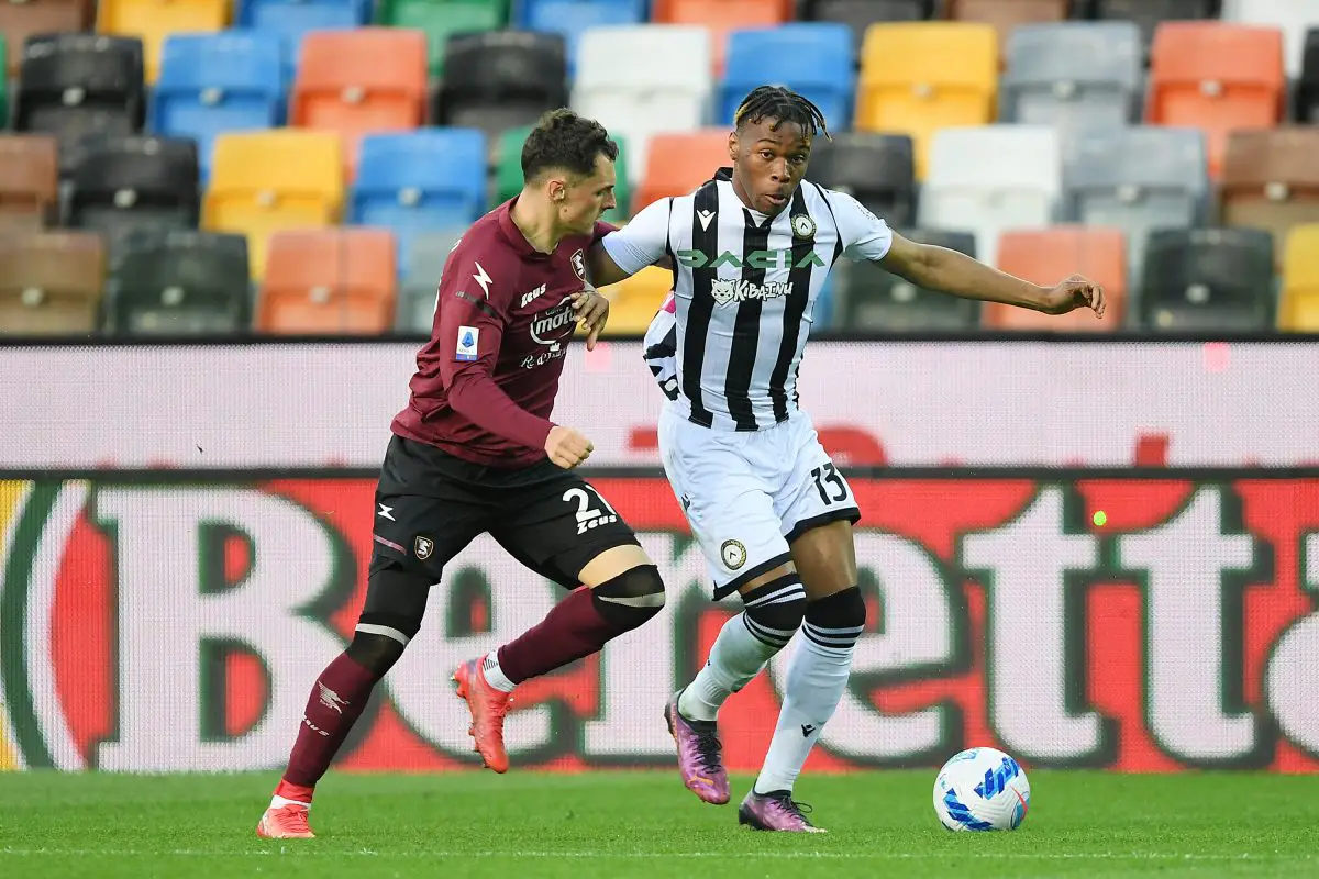 Destiny Udogie of Udinese Calcio vies with Nadir Zortea of US Salernitana.  