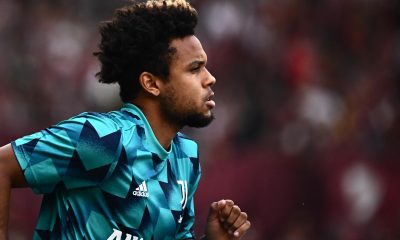 Juventus' US midfielder Weston McKennie warms up prior to the Italian Serie A football match between Torino and Juventus on October 15, 2022 at the Olympic stadium in Turin.