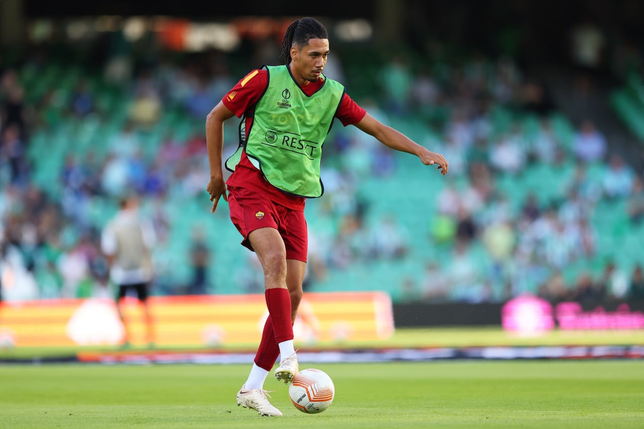 Transfer News: Tottenham Hotspur join race to sign AS Roma defender Chris Smalling .