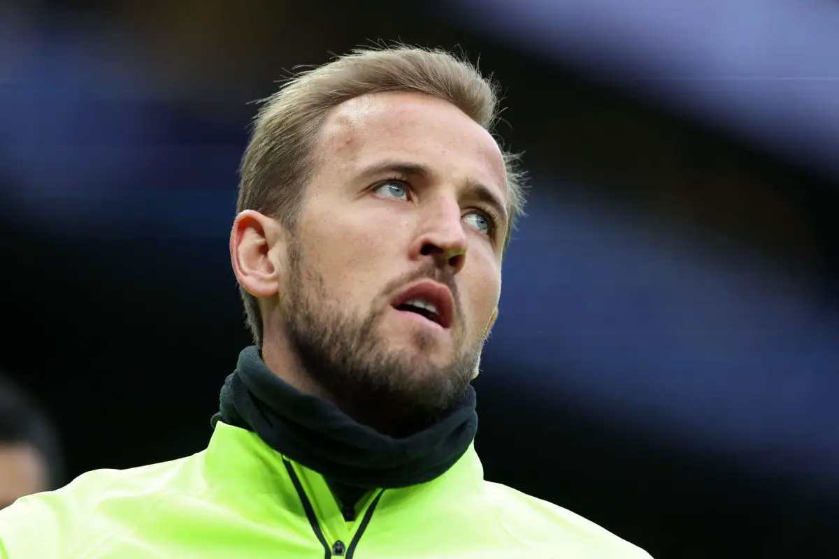 Rio Ferdinand claims Harry Kane will snub Manchester United and stay at Tottenham.