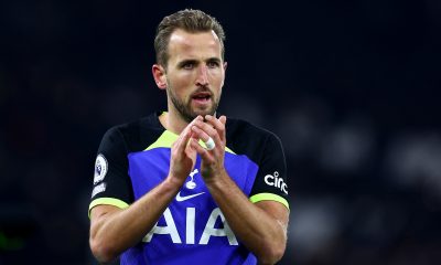 Andy Cole advises Harry Kane to stay at Tottenham over Manchester United.