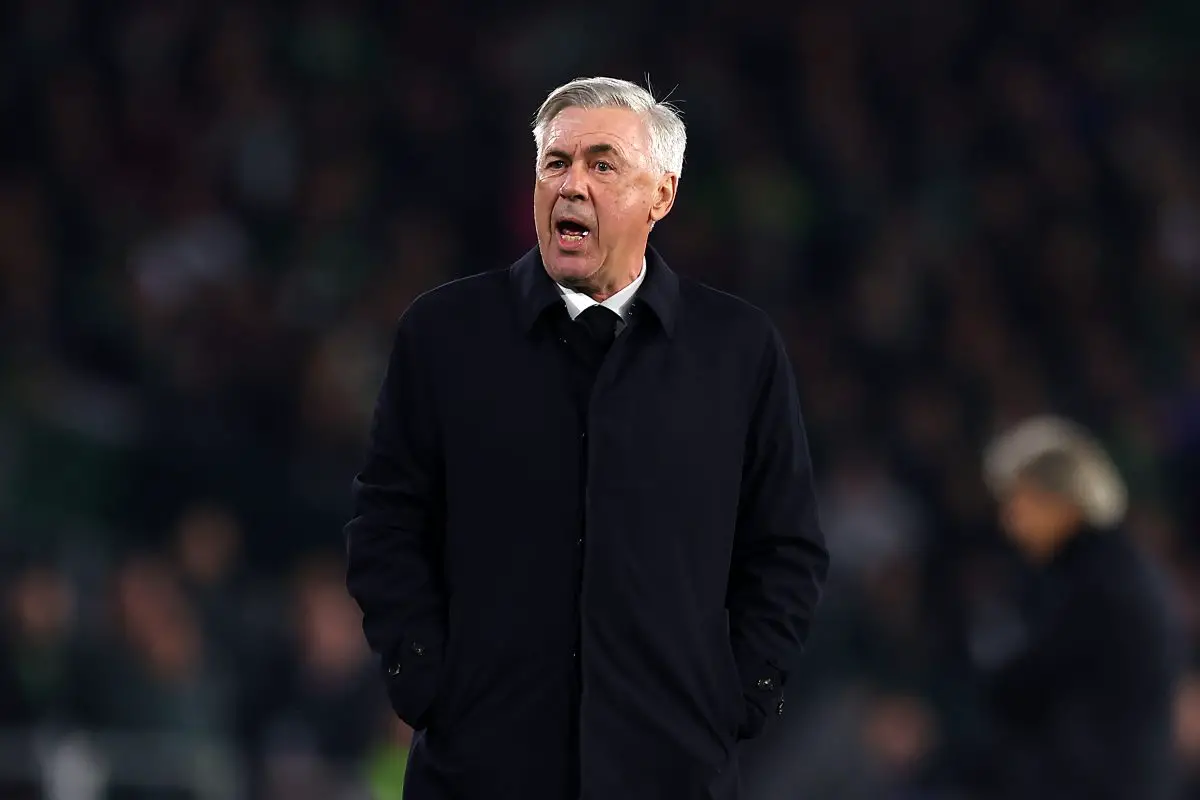 Carlo Ancelotti and Mauricio Pochettino during a game between Real Betis and Real Madrid.