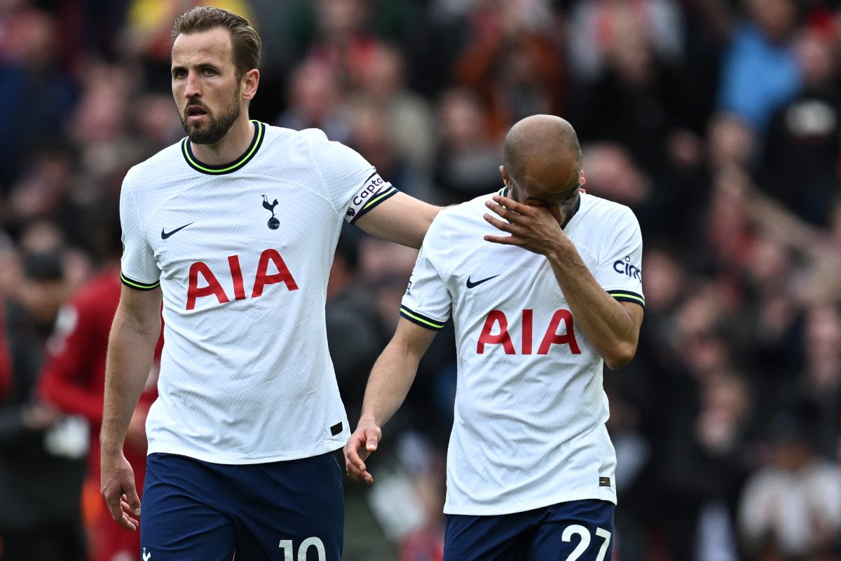 Tottenham Hotspur's English striker Harry Kane (L) consoles Lucas Moura.