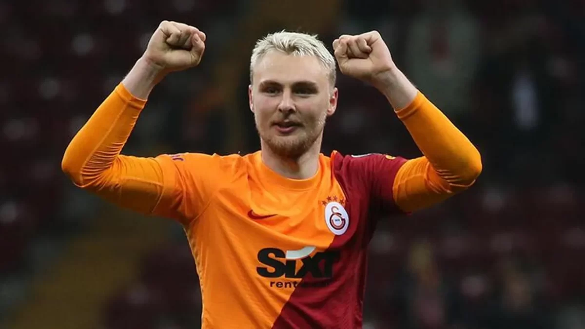 Victor Nelsson is urging Galatasaray to accept the transfer offer from Tottenham Hotspur. 