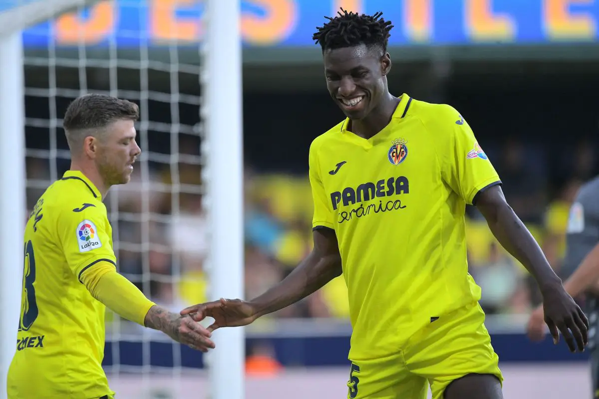 Villareal's Senegalese forward Nicolas Jackson reacts with Alberto Moreno during a game against Cadiz CF at La Ceramica.