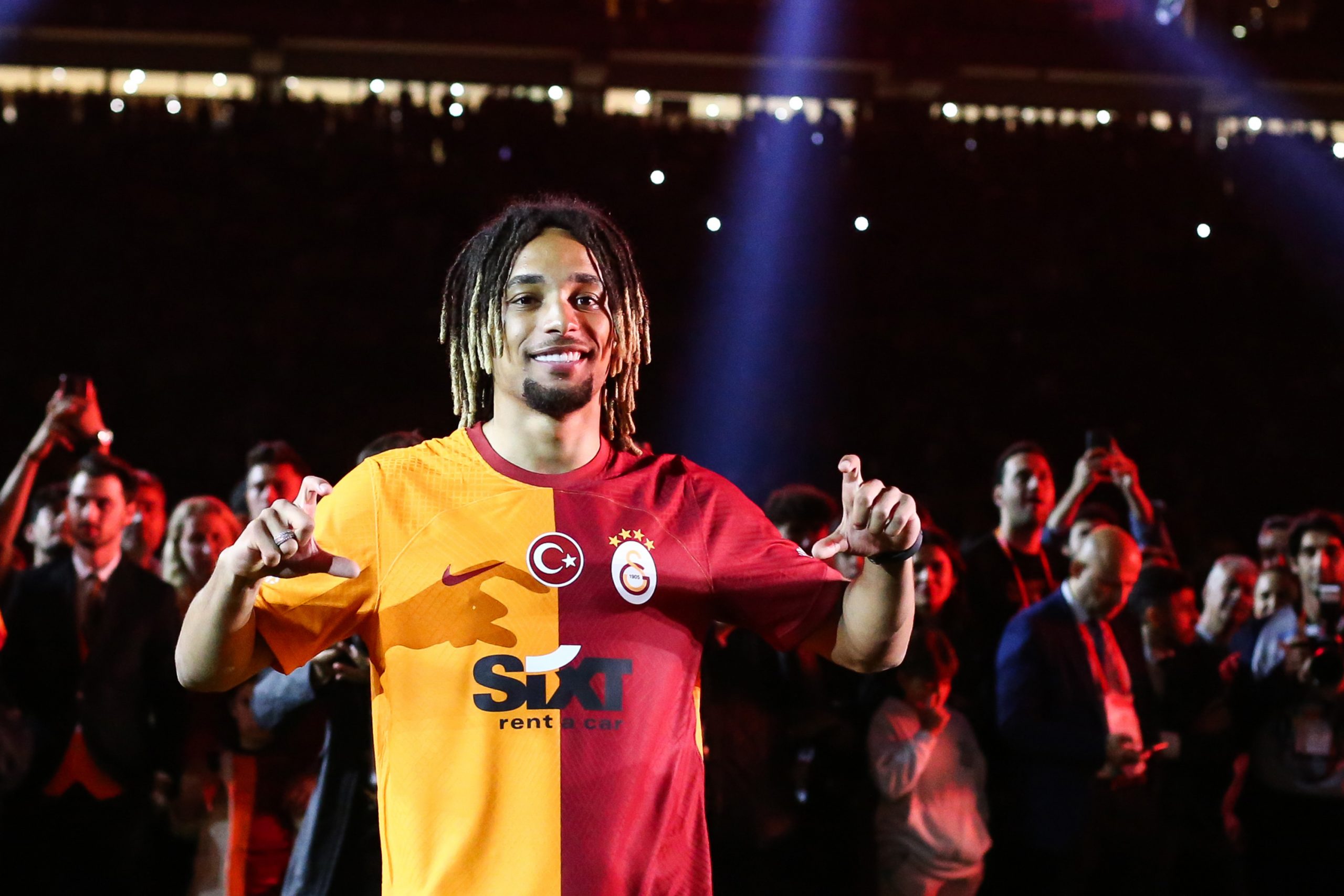 Sacha Boey of Galatasaray celebrates the 3-0 victory against Fenerbahce in a Super Lig match.