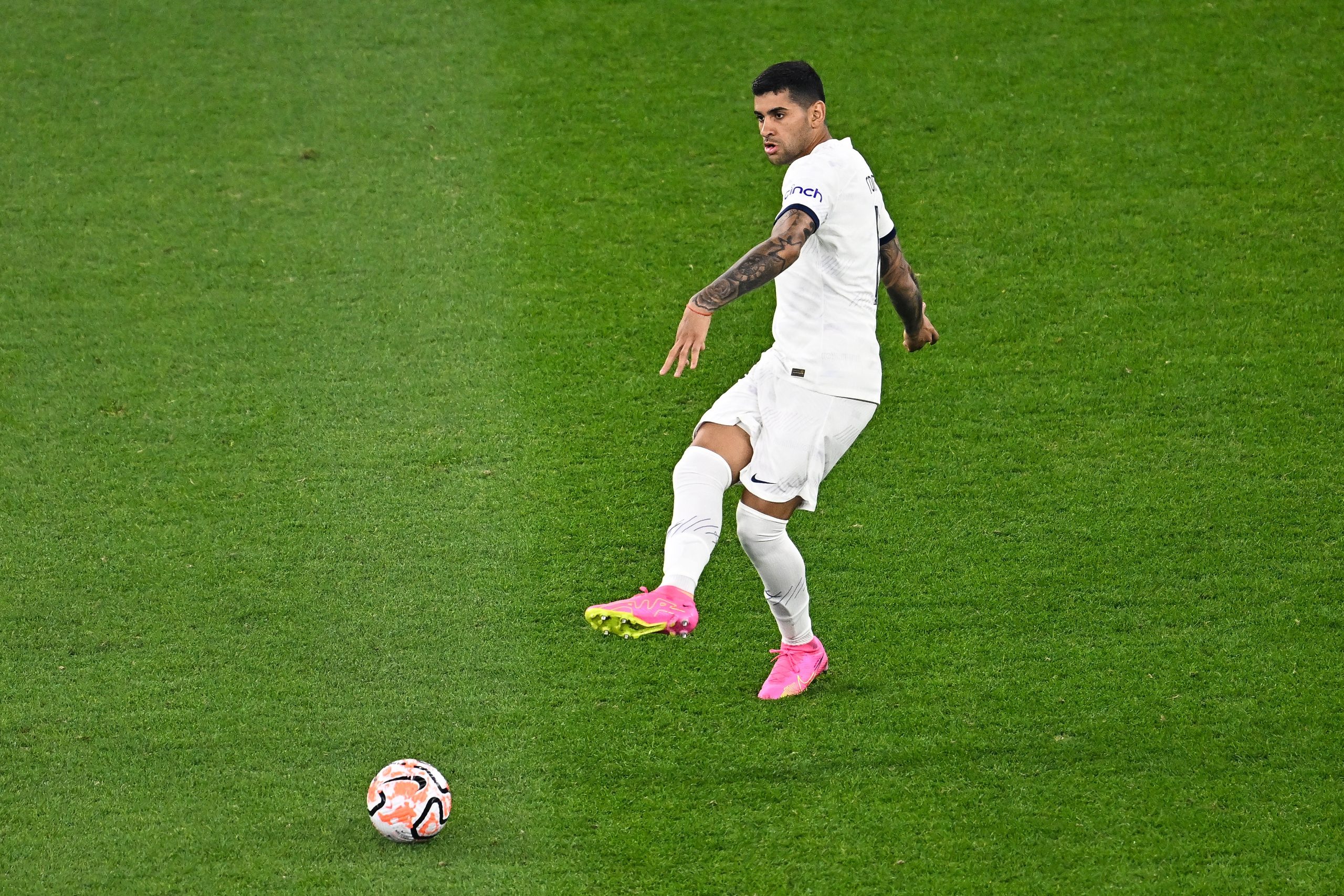 Argentina boss Lionel Scaloni left speechless with Tottenham Hotspur's Cristian Romero (Photo by Daniel Carson/Getty Images)