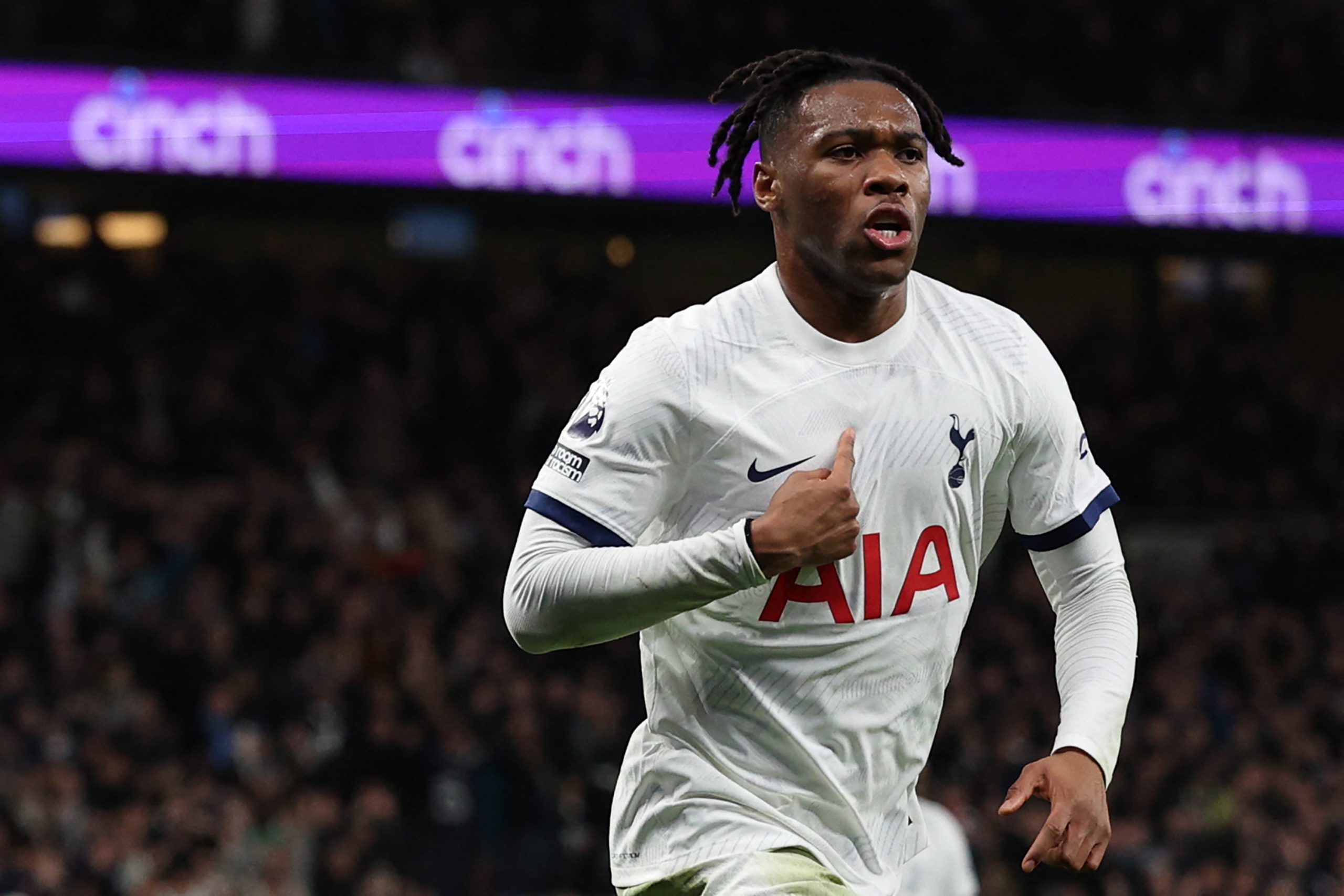 Brennan Johnson gives hilarious response to photo of Tottenham star Destiny Udogie playing the piano