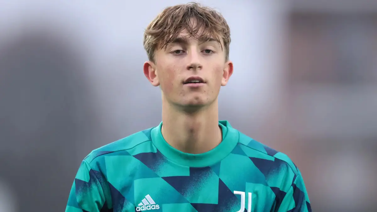 Tottenham wants to sign the 19-year-old defender, who is in Juventus currently and liked by Jose Mourinho